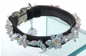 Mother-of-Pearl Collar<br />
