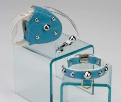 Spike Turquoise<br />Flexi Elegance Retractable Leash<br />Collar and Flexi Elegance Retractable Leash sold separately