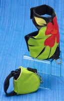 Tropics Black Harness Vest<br />Retractable leash sold separately